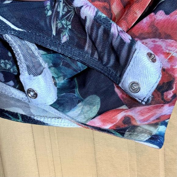 🌟 Shinestar Sheer Mesh Floral Bodysuit Size M - Picture 2 of 5